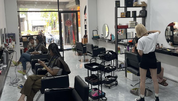 Tiệm cắt tóc Bình Phước