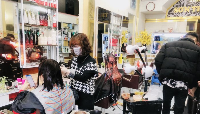 Tiệm cắt tóc Lào Cai