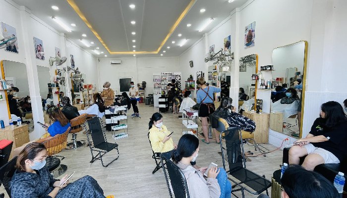Tiệm cắt tóc nữ đẹp ở Bình Phước